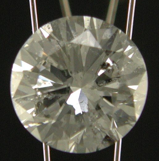 diamondgrades/i_2_f_diamond_with_lot_of_flaws.jpg